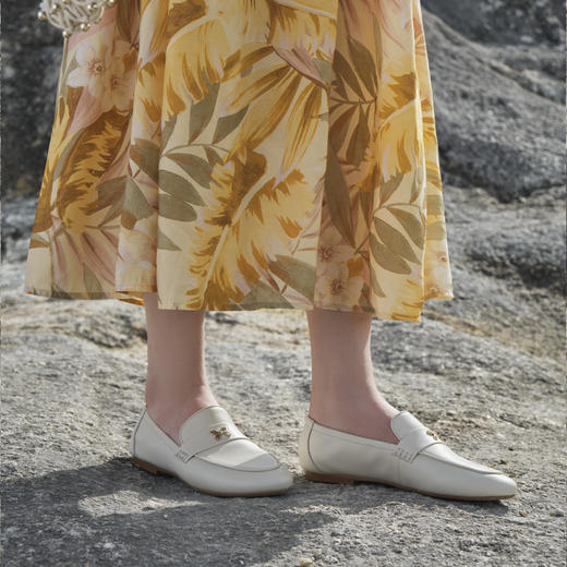 Julia Heuer 松紧带饰扣芭蕾鞋 商品图2