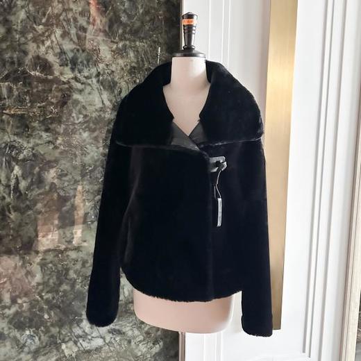 BeQueenStory【财阀驾到】西班牙美利奴羊毛绵羊皮翻领托卡百搭外套 商品图4