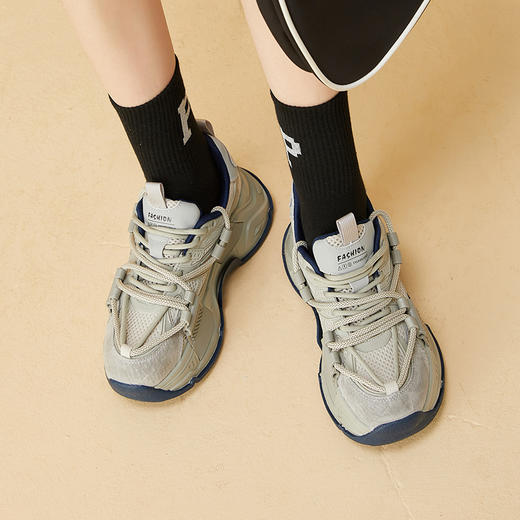 西遇老爹鞋女新款ins潮百搭厚底高级感休闲运动鞋加绒女鞋D0033108 商品图1