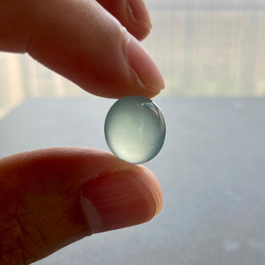 高冰种蓝水翡翠大蛋面鸽子蛋 商品图8