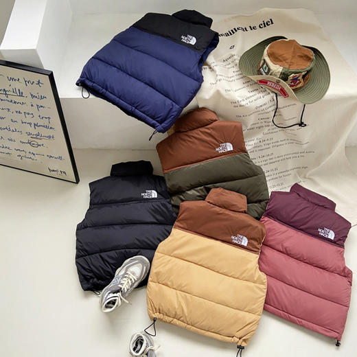 【新款儿童羽绒马甲】男女童均可穿着。立领设计和拼接工艺，展现时尚风格。保暖又轻盈，冬季外穿必备lish 商品图2