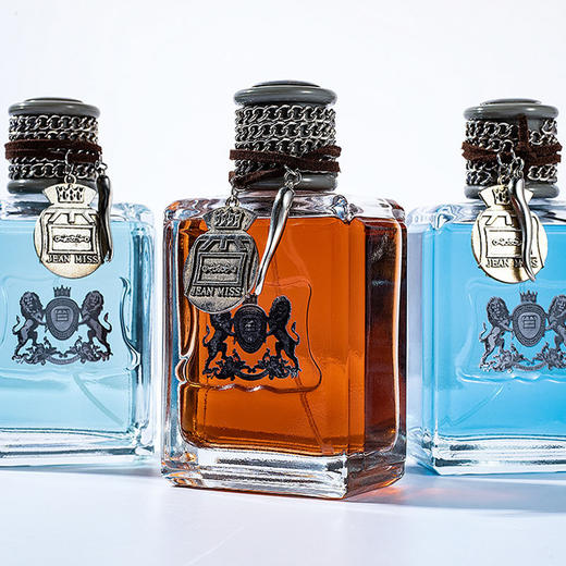 【小城伊香 坏男孩越南香水】渣男专属，一股坚定的力量扑鼻而来。撕开封印，释放内心激情。穿越深海，跨越山川，这款香水总是能够带你到达远方。骄傲、顽固、狂野，每个男人都可以在这里找到自己的本质！ 商品图2