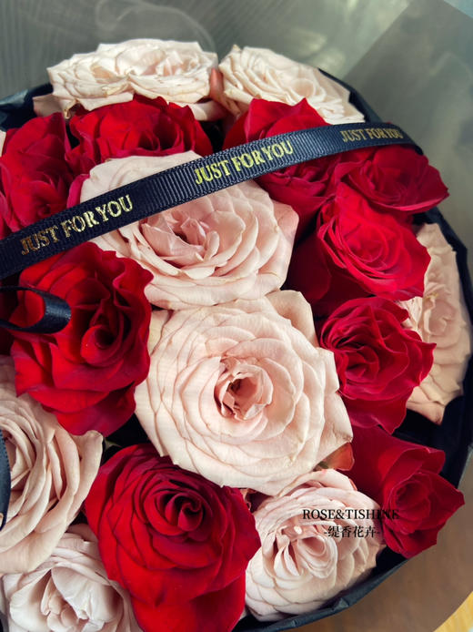 【一生的守候】21只卡布奇诺玫瑰➕红玫瑰精品包装花束 商品图3