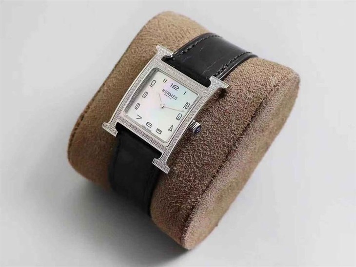 Z6厂爱马仕HeureH系列镶钻女士石英腕表评测