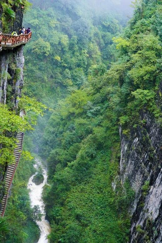 【地道恩施】绝壁、地缝、清山碧水、古老吊脚楼，北纬30度的秘境5日游 商品图4