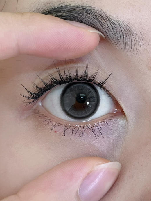 年抛 款式名字：匿名心动 Sondercon | 大直径14.5 着色13.8 | 【同品牌多副更划算，选款色板在详情页内，记得下滑】黑灰色美瞳 商品图6