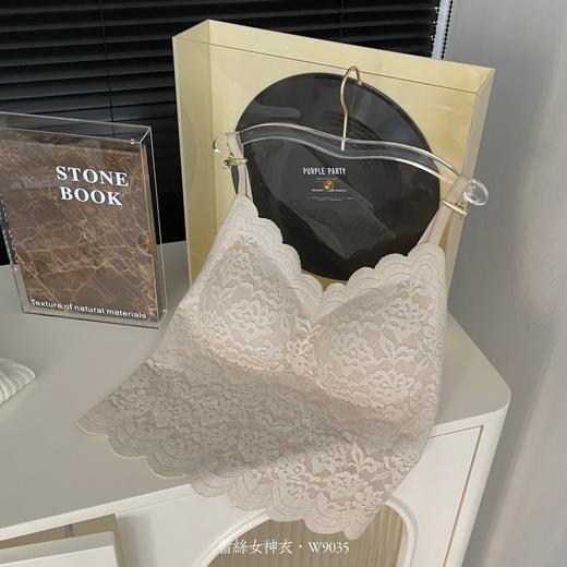 老米优品/让空气中弥漫浪漫味道！《绵绵糯糯 蕾丝女神衣》🌸仙仙的自带柔焦朦胧感，软绒质感，浪漫优雅蕾丝吊带打底衫 DD230823A 商品图4