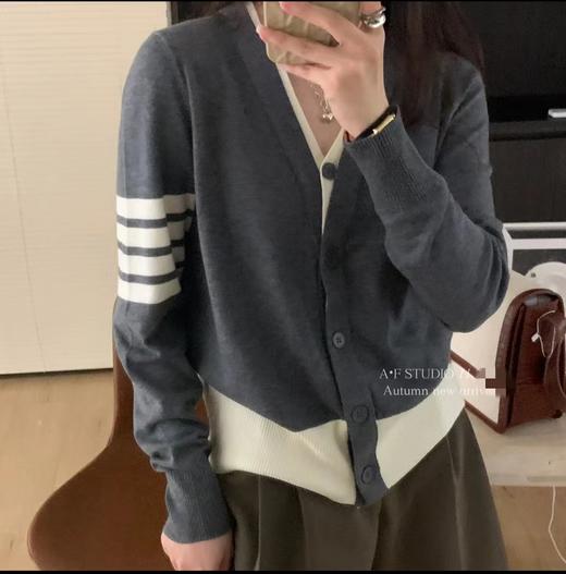 假两件V领针织开衫2023年春秋新款宽松慵懒风撞色毛衣设计感上衣外套女 商品图0