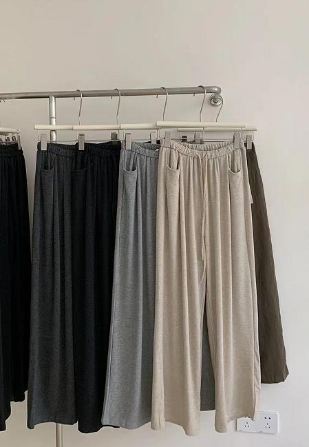 老米优品/懒洋洋的秋日，离不开软绵绵的拖地裤《松弛感糯米针织阔腿裤》微拖地，显瘦显腿直，大爱！K230821A 商品图6