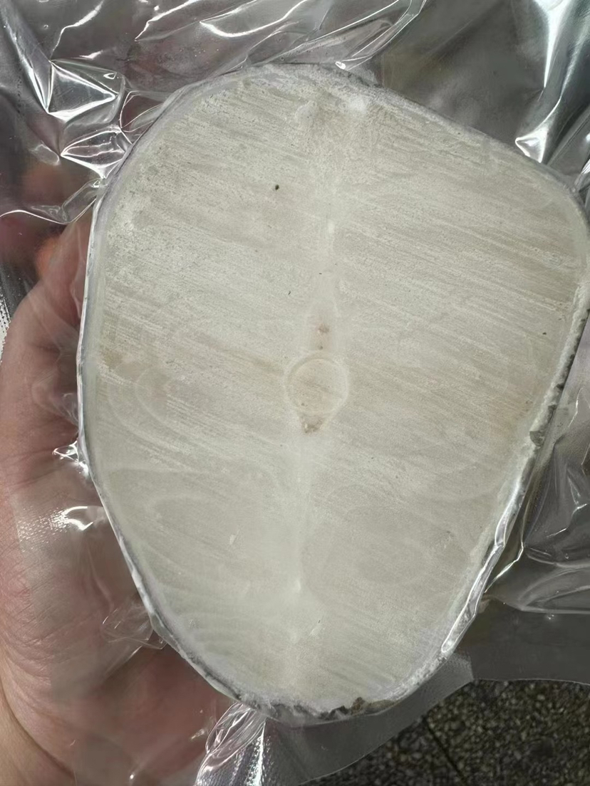 不漂白很健康＃法国深海鳕鱼 来自闻名遐迩的sapmer公司 营养价值很高的深海鱼类，肉质细腻，高蛋白、低脂肪、易吸收。被称为“餐桌上的营养师”和“液体黄金”。