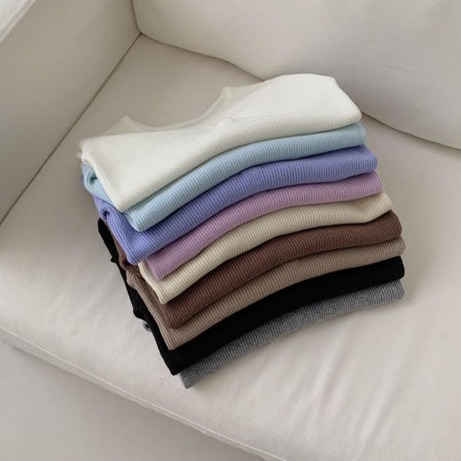 老米优品/ 预售3-5 韩系女友《一排扣螺纹针织衫》知冷知热的针织衫，应对秋日的多变~~ 修身显瘦，气质温柔 MY230823B 商品图1