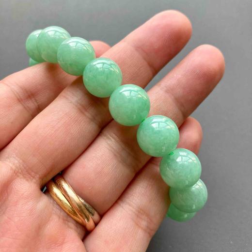 糯冰种苹果绿翡翠珠串手钏 商品图5