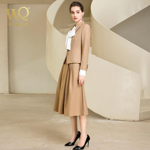 秋季高端时尚气质卡其色职业西装半身裙套装洋气宴会西服外套 商品图3