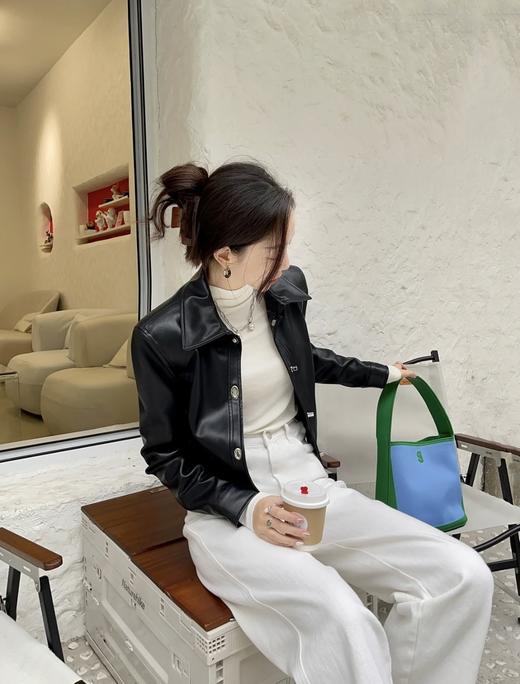 【品牌直发】她恬TATIAN 反季清仓款 百搭中领打底内搭面膜衣【大表姐同款】均码80-150可穿 商品图6