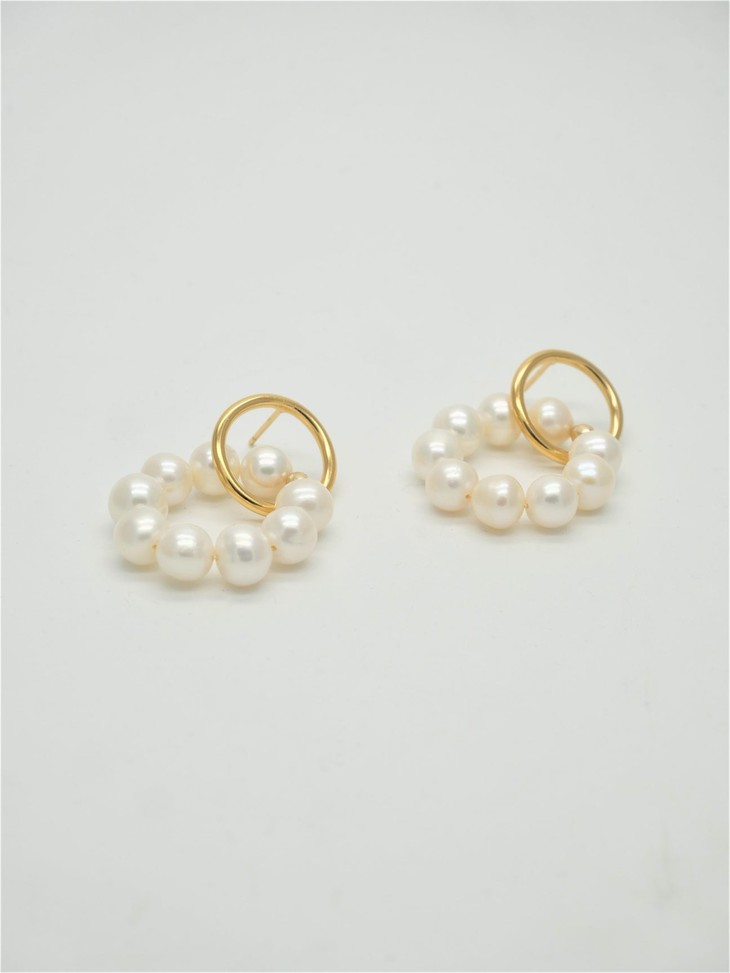 Boucles-angie-grand-modele-blanc-FB-scaled_4511c070-1b87-4204-ada6-c928c271dca4_1296x.jpg (1296×1728)