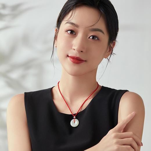 周六福 平安扣和田玉吊坠 白玉吊坠 玉石 佳礼 商品图4