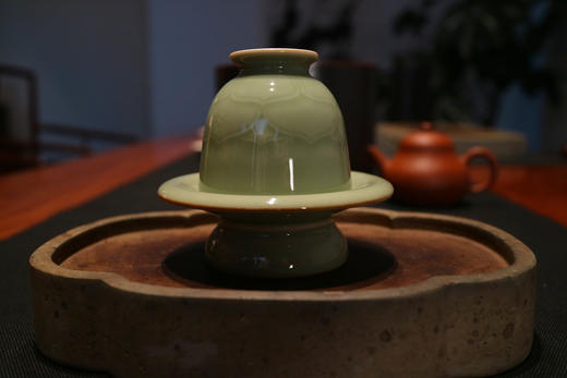 【千峰翠色】越窑秘色瓷 暗刻莲花纹 主人杯带盏托 商品图2