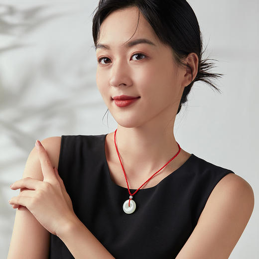 周六福 平安扣和田玉吊坠 白玉吊坠 玉石 佳礼 商品图3