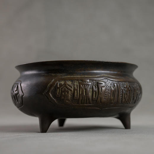 清 铜三足六字真言香炉 商品图4