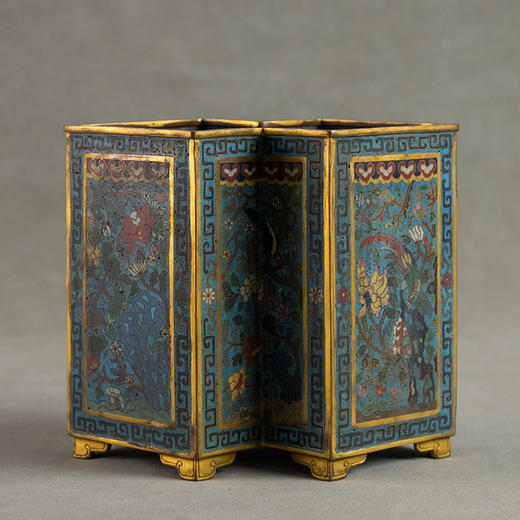 清 铜胎掐丝珐琅吉祥富贵方胜形笔筒 商品图0