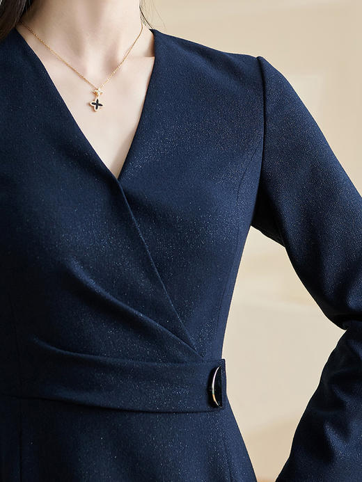 剩S/M/XL 米思阳2026春季新款通勤优雅收腰修身裙纯色长袖V领显瘦长裙2418 商品图4