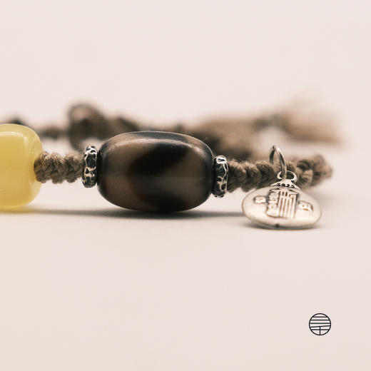 万物三千｜天珠虎牙蜜蜡手链 商品图1