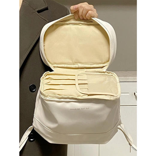 【超大容量，巨能装！】2023新款云朵双层化妆包女便携式化妆品收纳盒袋，云朵双层设计，轻松收纳所有化妆品。rysh 商品图1