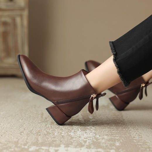 时尚气质，粗跟矮跟短靴DB-MJ5671 商品图0