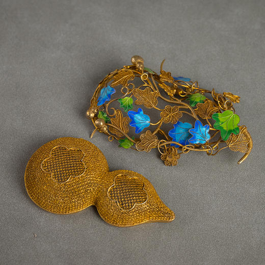 清 银鎏金累丝烧蓝葫芦形香囊 商品图3