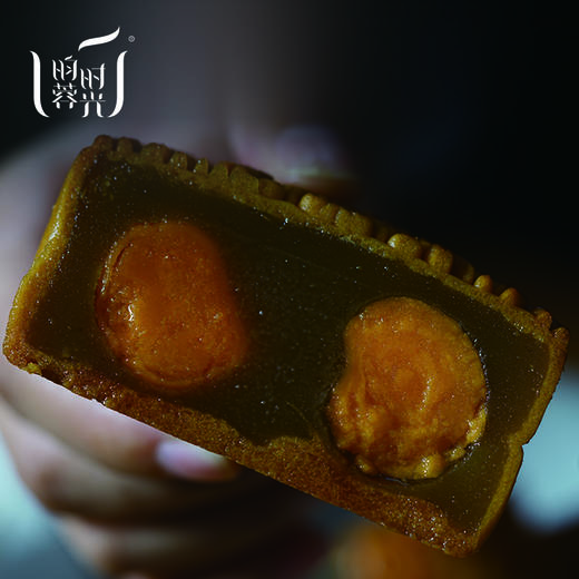 【昀蓉•中秋礼遇】花园酒店双黄白莲蓉月饼·传统岭南风味·皮薄馅足·清香丝滑（单盒180g/个*4装） 商品图1