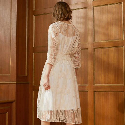 欧芮儿秋装女2019   收腰V领镂空七分袖蕾丝连衣裙女中长款 商品图1