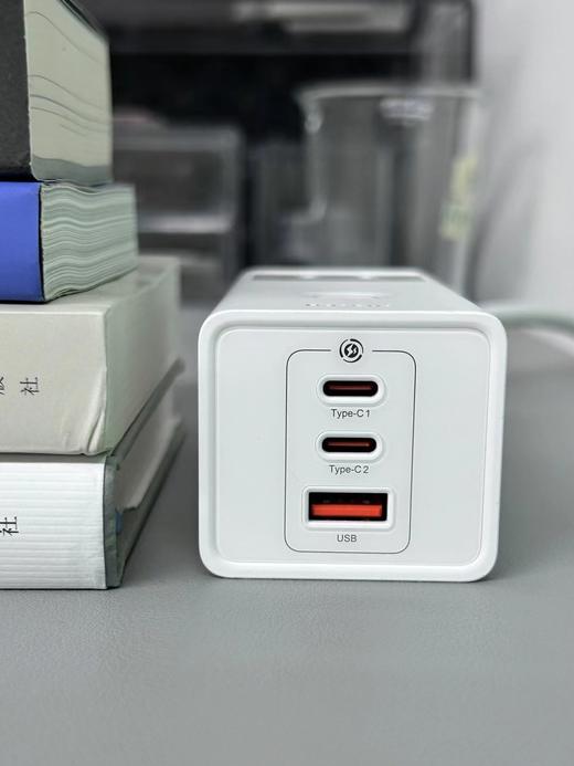 猫太推荐---【倍思·快充插线板】精致小巧自带快充头 六口供电：AC｜USB｜Type-C通吃一次性满足多设备的快充需求 商品图3