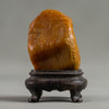 清 田黄石雕携琴访友山子摆件（红木座) 商品缩略图1