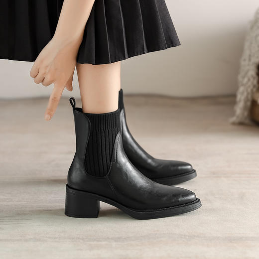 阿么手工女鞋复古显瘦百搭真皮短靴粗跟5.5CM显瘦针织瘦瘦靴棕色 商品图3