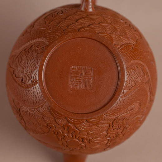 吴芳娣 《龙纹掇只壶》 正高级工艺美术师 商品图3