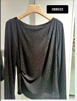 388022秋上新 时尚修身合体款打底衫 商品图9