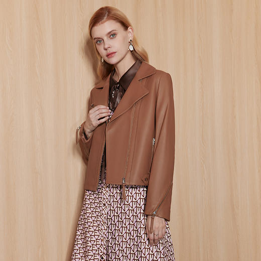 EITIE爱特爱冬季新款女装时尚干练显瘦外套女短款皮衣7193802 商品图8