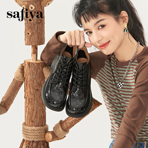 Safiya/索菲娅2023冬季新品 复古英伦风圆头漆皮系带粗跟厚底短靴（绒里）） SF34116005/SF34118005 商品图1