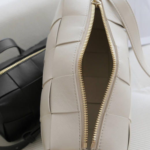 【一线代工】女士羊皮编织包枕头方包 商品图8