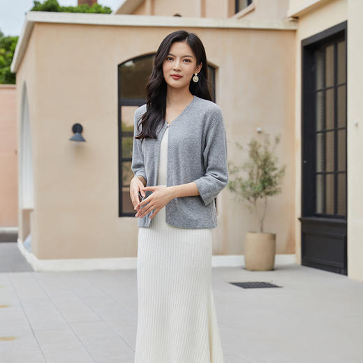 东黎 • 小山羊绒女士秋冬圆领宽松气质短款开衫 3103 商品图1