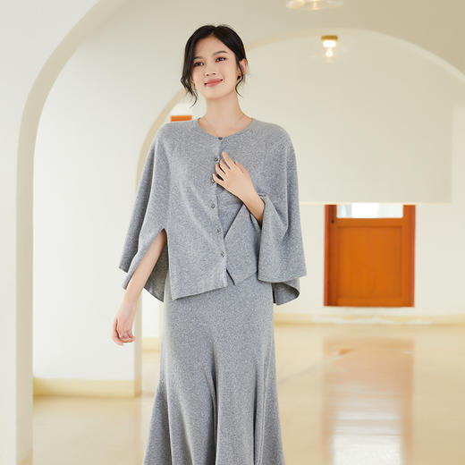 东黎 • 小山羊绒女士秋冬圆领时尚百搭披肩 3107 商品图2