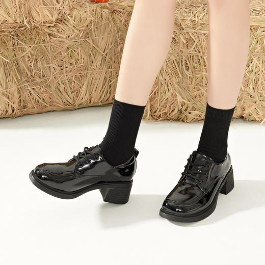 Safiya/索菲娅2023秋季新品 复古英伦风粗跟厚底系带深口小皮鞋 SF33112001 商品图2