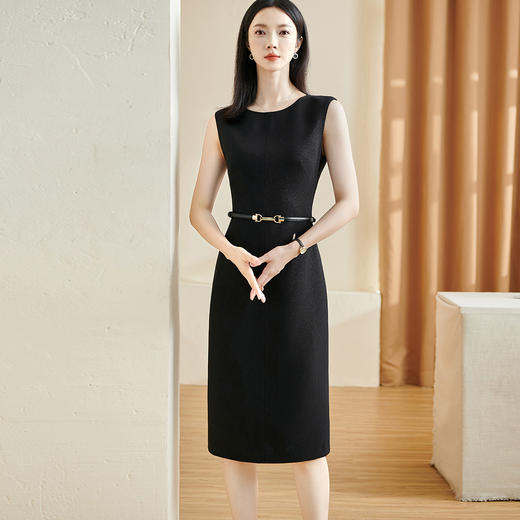 米思阳2026春季新款极简纯色无袖连衣裙圆领修身A字背心长裙2790 商品图0