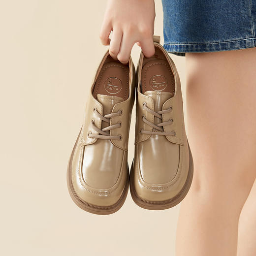 Safiya/索菲娅2023秋季新品 复古英伦风粗跟厚底系带深口小皮鞋 SF33112001 商品图4