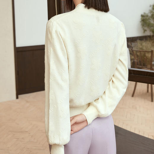 玳莎V领针织开衫女秋季花朵提花设计感优雅气质上衣外套  DC33303 商品图3