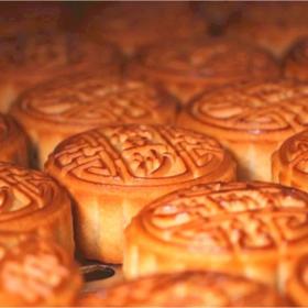  2年研发，50次打样，纯手工包制，这款0添加月饼到底有啥不一样？ 