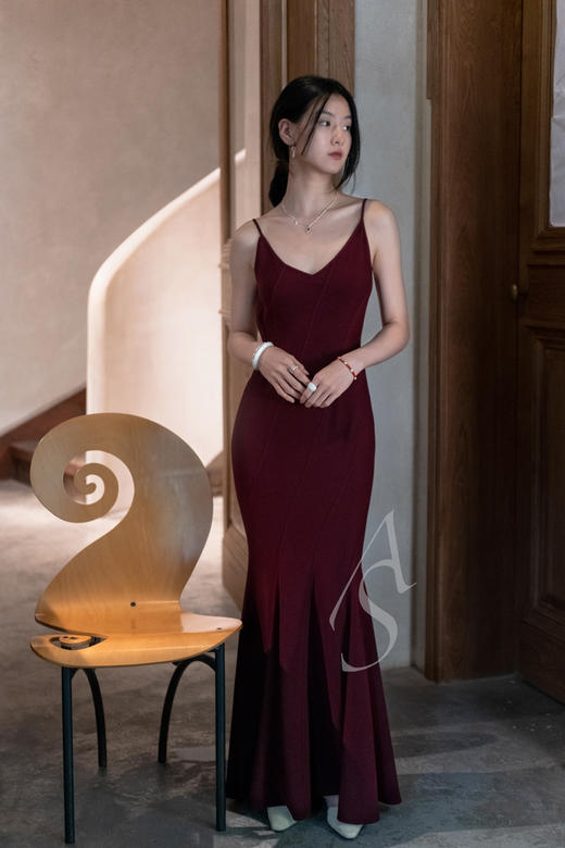 Oude Waag  藕粉色/酒红色鱼尾吊带裙 商品图3