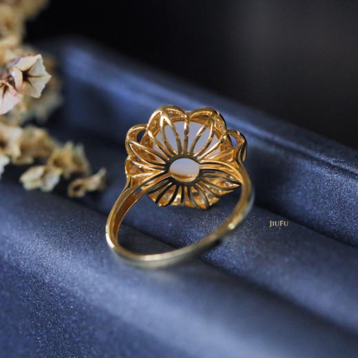 18K黄金和田玉（白玉-淡冰粉）镶钻戒指--夏花/半珠9mm（戒圈请留言备注） 商品图2