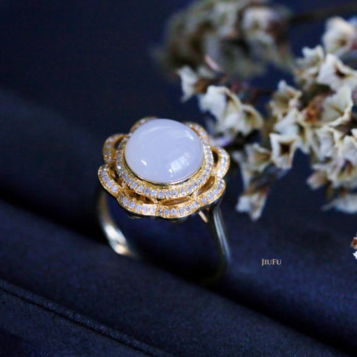18K黄金和田玉（白玉-淡冰粉）镶钻戒指--夏花/半珠9mm（戒圈请留言备注） 商品图1