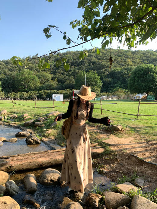 Read Nameless /等烟雨套装裙 商品图0